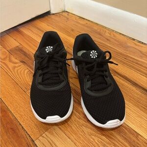 Nike Tanjun Running Sneakers